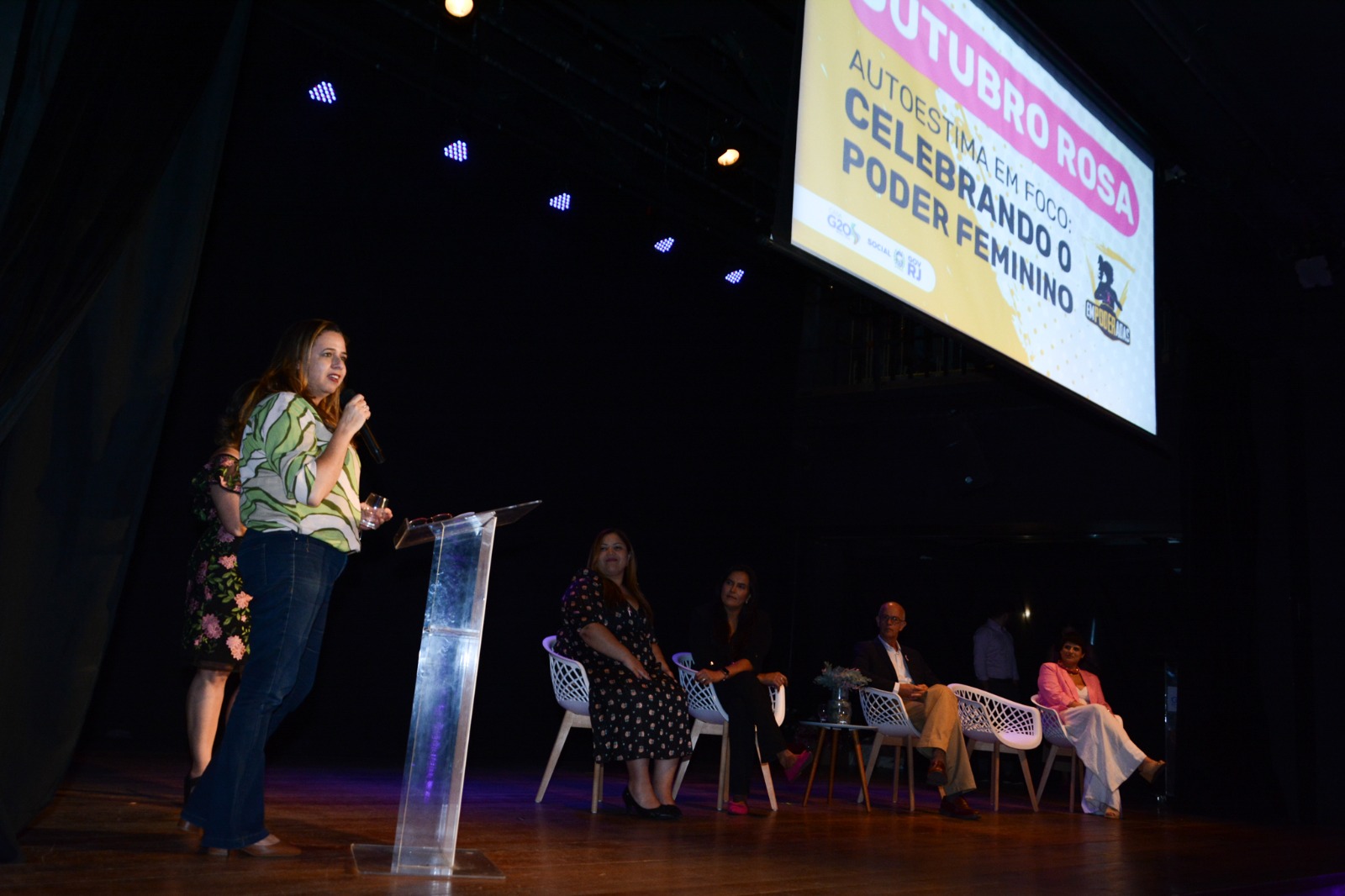 Imagem da notícia: Secretaria de Estado de Desenvolvimento Social promove evento em celebração ao Outubro Rosa na Casa G20